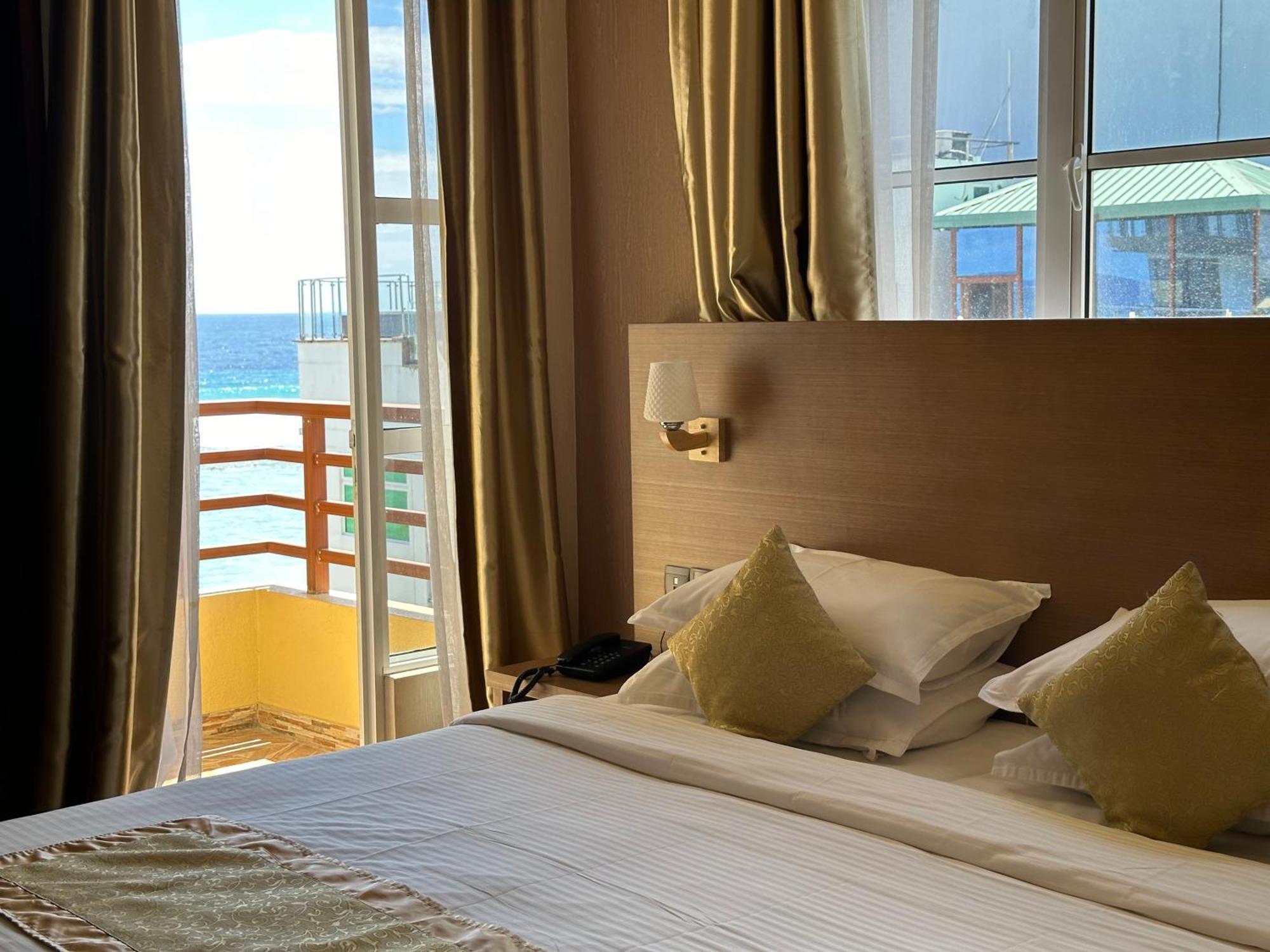 Three Hotel