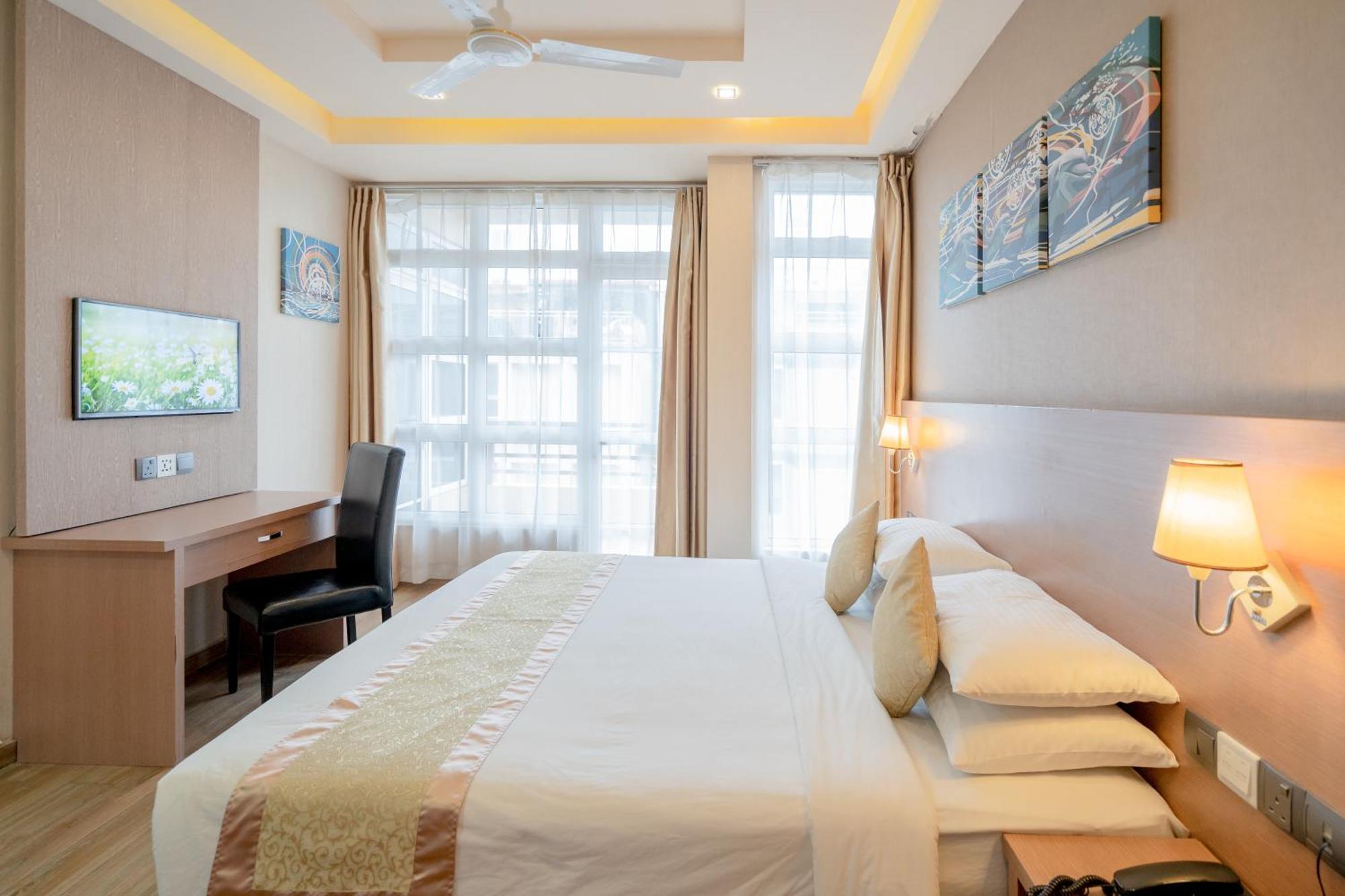 Hotel Three 3*
